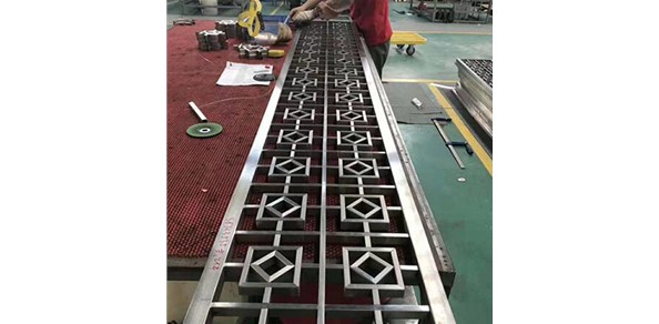 武漢不銹鋼屏風加工說說不銹鋼與鋁合金的區(qū)別